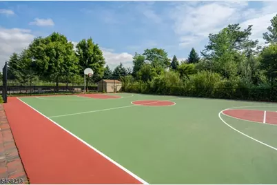 207-31 Shearwater Ct #31, Jersey City, NJ 07305 - Photo 13