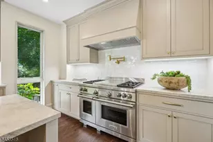 150 Gordonhurst Ave, Montclair, NJ 07043 - Photo 17