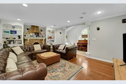 2319 Colonial Dr, Rahway, NJ 07065 - Photo 11