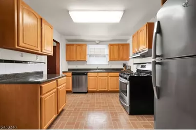 736 Lynmar Way, Union Township, NJ 07083 - Photo 9