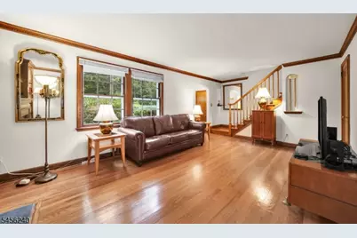 736 Lynmar Way, Union Township, NJ 07083 - Photo 3