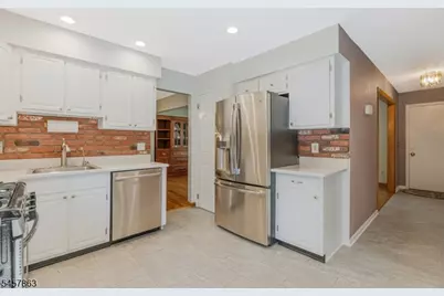 258 Dutch Farm Rd, Bridgewater, NJ 08807 - Photo 17