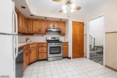 18 Ravine Ct, Clifton, NJ 07013 - Photo 5