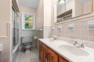 18 Ravine Ct, Clifton, NJ 07013 - Photo 7