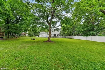 162 W Hobart Gap Rd, Livingston, NJ 07039 - Photo 15