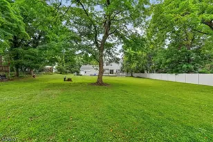 162 W Hobart Gap Rd, Livingston, NJ 07039 - Photo 15