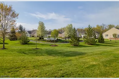 90 Schindler Ct, Franklin Township, NJ 08873 - Photo 29