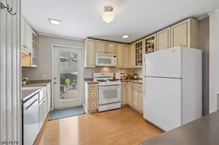 135 Cedar St, South Bound Brook Boro, NJ 08880 - Photo 9