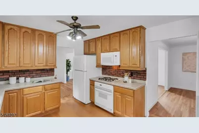 31 Valley Forge Dr, Hanover Township, NJ 07981 - Photo 11