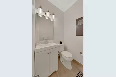 132 Stratford Dr, Nutley, NJ 07110 - Photo 15