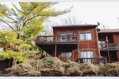 12 Stonehill Dr, Vernon, NJ 07462 - Photo 1