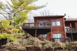 12 Stonehill Dr, Vernon, NJ 07462 - Photo 1