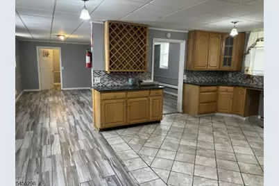 172 Burkley Pl, Union Township, NJ 07088 - Photo 5