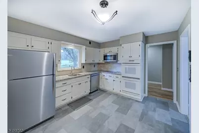9 Amherst Ct, Clinton Township, NJ 08801 - Photo 7