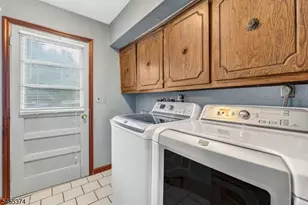 490 S Woods Rd, Hillsborough Township, NJ 08844 - Photo 19