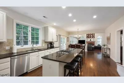 8 Downingtown Ct, Warren Township, NJ 07059 - Photo 7