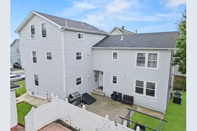 97 Cedar Hill Ave, Belleville, NJ 07109 - Photo 5