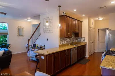 501 Lopez Ln, Morris Plains, NJ 07950 - Photo 3
