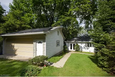 28 Laketop Dr, Hampton Township, NJ 07860 - Photo 3