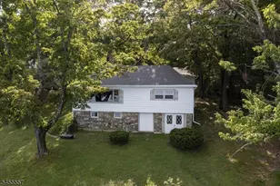 28 Laketop Dr, Hampton Township, NJ 07860 - Photo 25