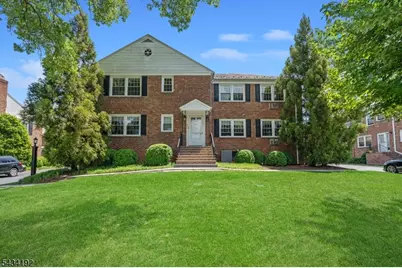 68-86 New Engave #32, Summit, NJ 07901 - Photo 1