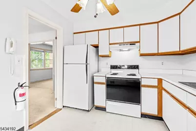 68-86 New Engave #32, Summit, NJ 07901 - Photo 7