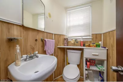 25 Broad Ter, Bloomfield, NJ 07003 - Photo 19