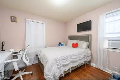 25 Broad Ter, Bloomfield, NJ 07003 - Photo 11