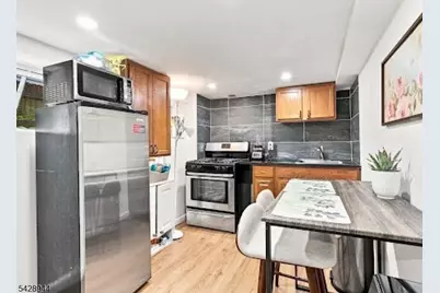345 E Clay Ave, Roselle Park, NJ 07204 - Photo 9