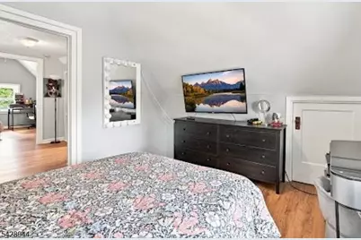 345 E Clay Ave, Roselle Park, NJ 07204 - Photo 13