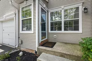 353 Cynthia Ln, Bridgewater, NJ 08807 - Photo 3