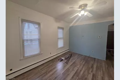293 Burgess Pl, Clifton, NJ 07011 - Photo 3