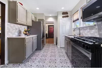 330 Simons Ave, Hackensack, NJ 07601 - Photo 17