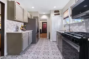 330 Simons Ave, Hackensack, NJ 07601 - Photo 17