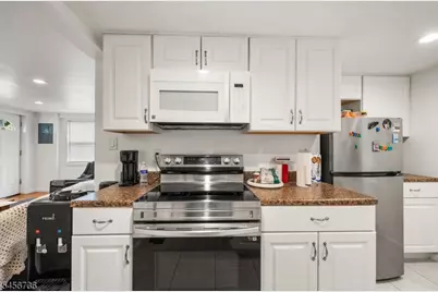 4 Hellers Ln, Jefferson Township, NJ 07849 - Photo 9
