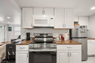 4 Hellers Ln, Jefferson Township, NJ 07849 - Photo 9