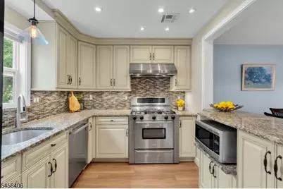 478 Whitewood Rd, Union Township, NJ 07083 - Photo 17