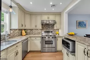 478 Whitewood Rd, Union Township, NJ 07083 - Photo 17