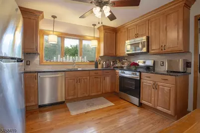 6 Helen St, Hopatcong, NJ 07874 - Photo 7