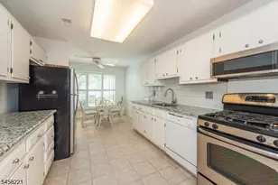 45 Stonegate Dr, Roseland, NJ 07068 - Photo 5