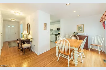 45 Stonegate Dr, Roseland, NJ 07068 - Photo 9