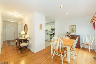 45 Stonegate Dr, Roseland, NJ 07068 - Photo 9