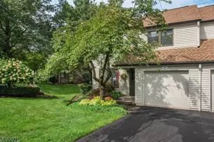 45 Stonegate Dr, Roseland, NJ 07068 - Photo 23