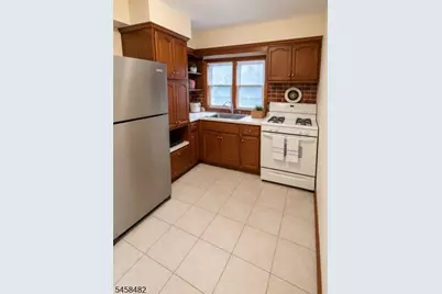 556 Cleveland Ave, Linden, NJ 07036 - Photo 3