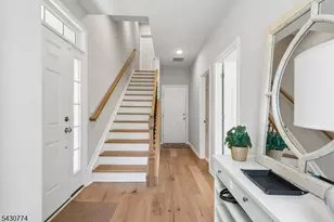 10 Cortland Ct, Livingston, NJ 07039 - Photo 3