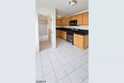 222 Osborne Ter, Newark, NJ 07112 - Photo 9