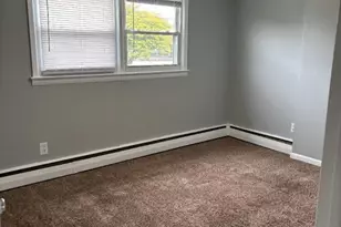 38 Rudolph Ave, Elmwood Park, NJ 07407 - Photo 7