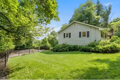75 E Mountain Rd, Hillsborough Township, NJ 08844 - Photo 29