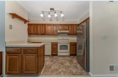 25 Augusta Dr, Clinton Township, NJ 08801 - Photo 9