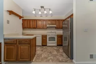 25 Augusta Dr, Clinton Township, NJ 08801 - Photo 9
